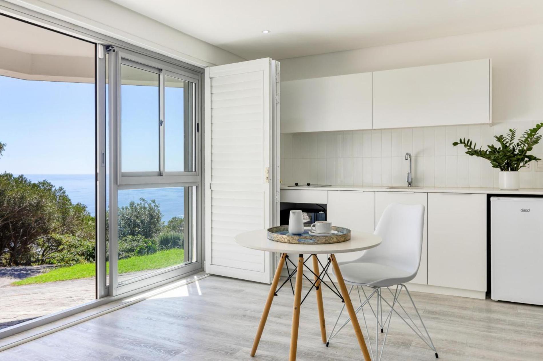 Callisto - Camps Bay *